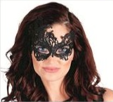 maschera ricamata un lato più grande
