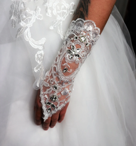 Brauthandschuhe in ''WEIß''