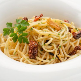 DN. ESPAGUETI AL AGLIO CON JAMÓN