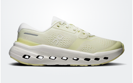 On Cloudrunner 3 Lady