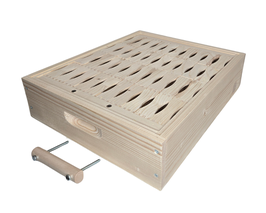 Wabenhonigraum ZAMU (montiert, inkl. zusammengebaute und eingesetzte Rähmchen mit Anfangstreichen , inkl. Zellglas- und Kartonverpackung