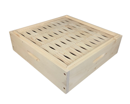Wabenhonigraum DNM 11er 444x444mm (montiert, inkl. zusammengebaute und eingesetzte Rähmchen mit Anfangstreichen , inkl. Zellglas- und Kartonverpackung)