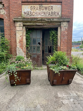 1 Paar alte antike Schüttbehälter wie Loren Nr 1906