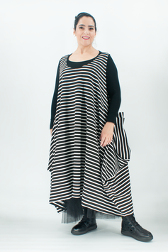 Oversized Schürzenkleid im Lagenlook / Trägerkleid in großer Größe