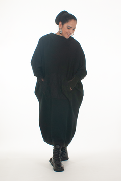 Oversized Hoodie Kleid mit Spitzendetails / bequemes Kapuzenkleid in großer Größe