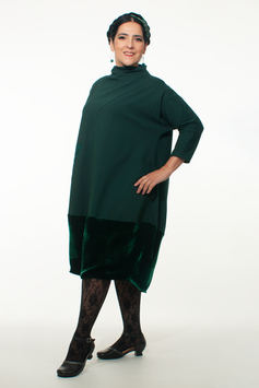 elegantes Kleid mit Stehkragen für Mollige im Stoffmix/ grünes oder schwarzes Weihnachtskleid für Damen in großer Größe