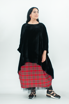 Unikat! Elegantes Oberteil für Damen aus schwarzem Seidensamt