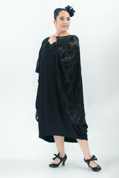 Extravaganter schwarzer Seidenbolero im oversized Schnitt