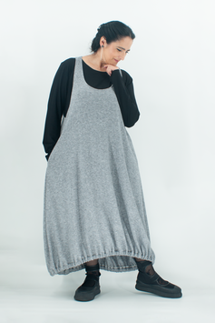 Ballonförmiges Trägerkleid aus kuscheligem Stickstoff