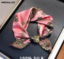 F0250 / Quadratischer Schal 53x53 cm, Blumen- & Leopardenmuster, 100% Maulbeer-Seide