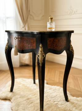 Schminktisch („vanity“/dressing table) im Louis‑XV‑ bzw. Napolleon III