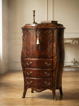 Französischer Bombé-Sekretär im Rokoko-Stil