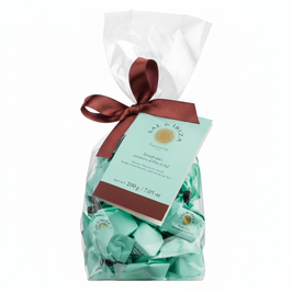 Extra dunkler Schokoladentrüffel mit Meersalzsal de Ibiza, Spanien