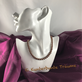 Collier aus braunen Muschelkernperlen