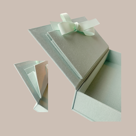 Interior folder
