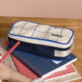 Federmäppchen Max grid blue