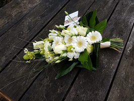 rouwboeket in witte tinten