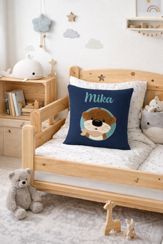 Personalisiertes Kissen Otter mit Halstuch