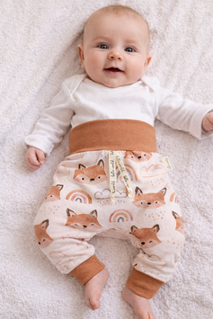 Kuschelhösli hello world Fuchs mit Regenbogen 56