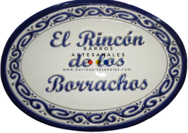 Placa Domiciliaria Realzada Greca Azul y Plaza Azul fondo Crudo Ovalada
