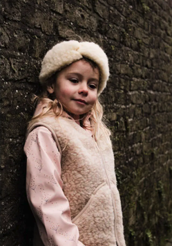 WE ARE WOVENS Wollen Bodywarmer für Kinder- Latte