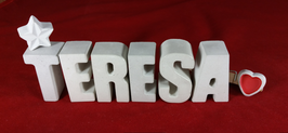 Beton, Steinguss Buchstaben 3D Deko Namen TERESA als Geschenk verpackt mit Stern und Herzklammer!