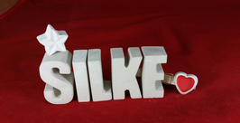 Beton, Steinguss Buchstaben 3D Deko Namen SILKE als Geschenk verpackt mit Stern und Herzklammer!