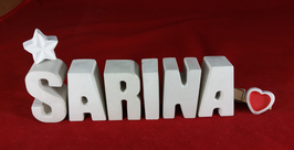 Beton, Steinguss Buchstaben 3D Deko Namen SARINA als Geschenk verpackt mit Stern und Herzklammer!
