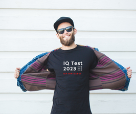 Herrenshirt schwarz „IQ-Test 2023“ - mit Österreich ist Frei Logo am Ärmel