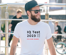 Herrenshirt weiß „IQ-Test 2023“ - mit Österreich ist Frei Logo am Ärmel