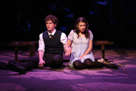 Jonathan Groff (Melchior) et Lea Michele (Wendla) dans Spring Awakening  (2006)