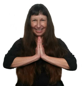 Namaste-Haltung Monica-Elizabeth Sochor (Chemi Lobsang) Heilpraktikerin, Yogalehrerin, Meditationslehrerin, Reiki Meisterin u. Lehrerin, Klangmasseurin, Therapie in Trance, Karlsruhe, Hatha Yoga, Meditation, Lu Jong, Reiki, Klangmassage, Rückenyoga Bauch
