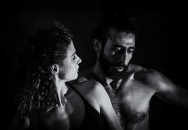 Elfriede Friedl - Im Spiel von Licht und Schatten, Bewegung und Gefühl, monochrome Bilder offenbaren das Unsichtbare: Training als Ursprung von Eleganz und Ausdruck