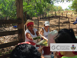 Integrantes de la asociación de desarrollo atendieron a los caminantes durante el desayuno campesino.