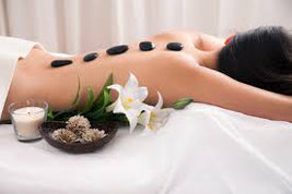 Le massage aux pierres chaudes