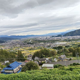通勤途中の姨捨駅です。