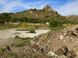 GARBAGE IN A WILD SCENARIO – the illegal rubbish dump in the valley of Chalantra river