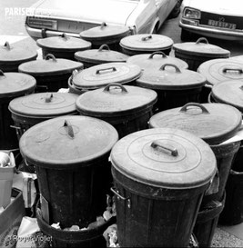 Poubelles en attente lors des grèves de 1968