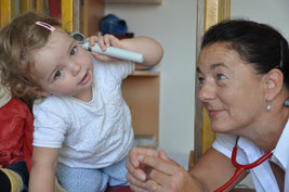 Behandlung Kinderarztpraxis Susanne Kluger