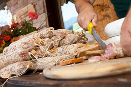 Mercato contadino al Martinerhof's Brauhotel Bauernmarkt Gourmet Südtirol