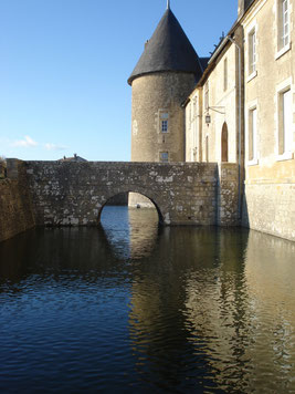 Douves du château - Château fort Charente - Château de Saveilles - Saveille - Château en Charente - Visite guidée groupe - Visite guidée famille - Journées du patrimoine Charente