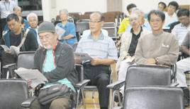 新庁舎建設地域意見交換会が開かれた=11日夜、市役所