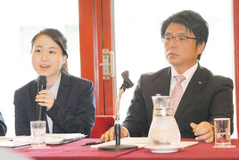 記者会見で翁長知事に反論した国連演説について語る我那覇氏(左)と砥板市議=25日午前、日本記者クラブ