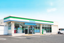 来月から石垣市でオープンするファミリーマートの外観(同社提供)