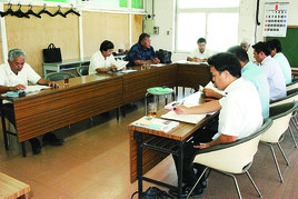 市議会の新庁舎建設特別委員会が開かれた=7日午後、市役所