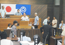 副市長の人事案件が無記名投票で採決された=27日午前、議場