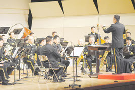 海上自衛隊佐世保音楽隊の「ふれあいコンサートIn石垣」が開かれた=1月31日午後、市民会館大ホール