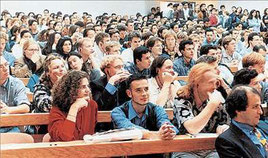 Αναφερόμαστε στους χιλιάδες εισακτέους ή και φοιτητές ενδιάμεσων εξαμήνων που επιδιώκουν μετεγγραφή σε ΑΕΙ ή ΤΕΙ του τόπου μόνιμης κατοικ