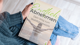 Cover des Buchs ‚Endlich Abnehmen‘ von Natascha Blumensaat – Workbook für Frauen, die emotionales Essen verstehen und ohne Diätstress abnehmen möchten.