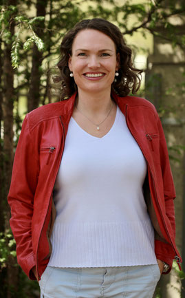 Als Imageconsultat (= Typberaterin) ist Martina Kirchner seit 2007 in München tätig